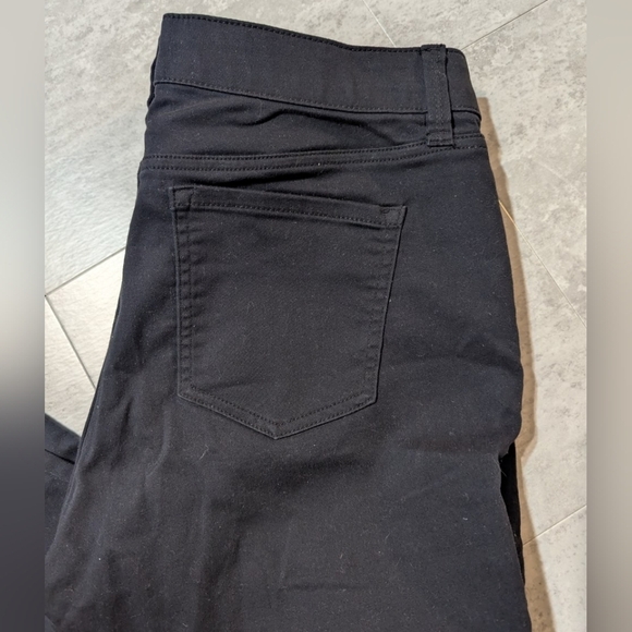 Liz Claiborne size 12 black stretch pants in great condition - Picture 2 of 11